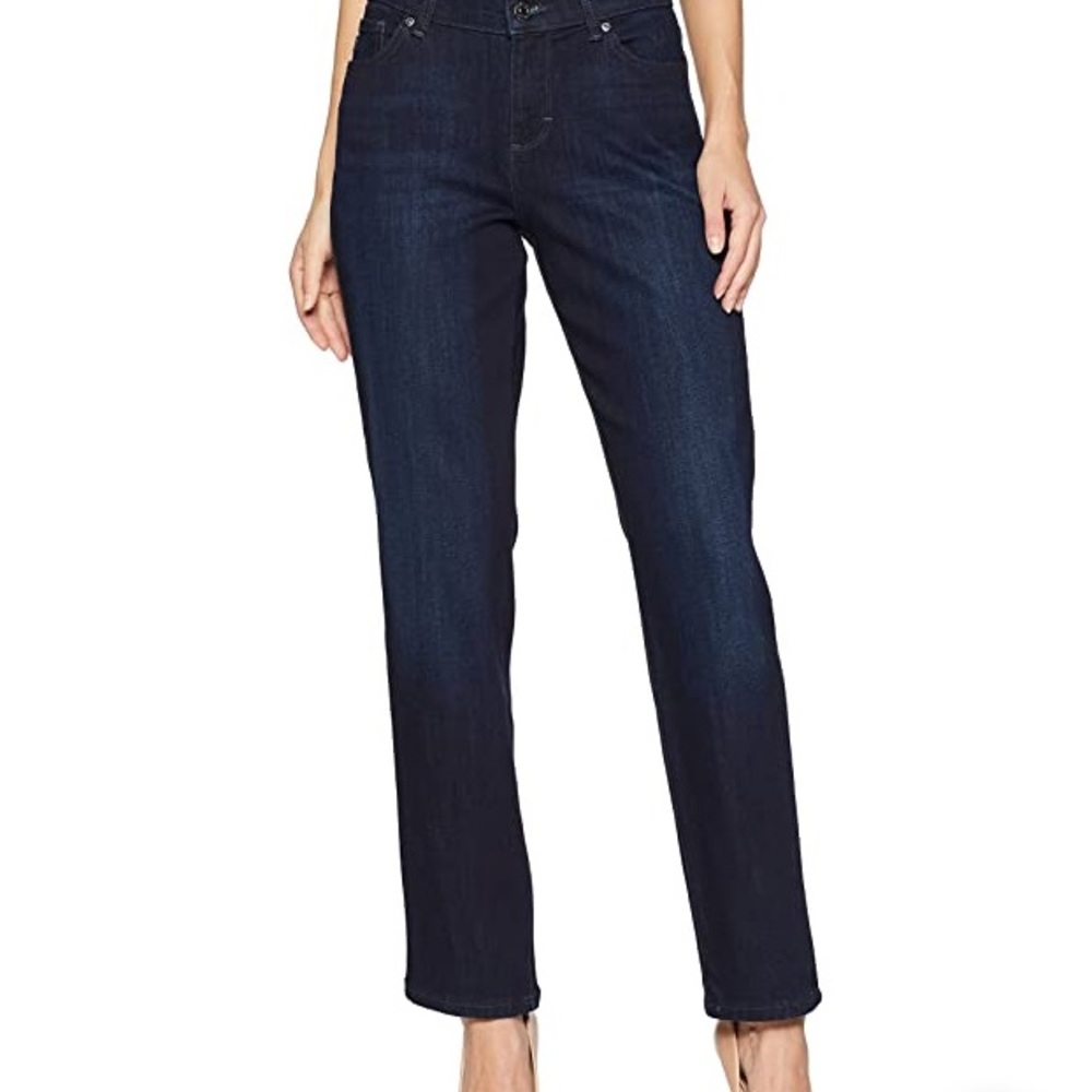 Lee Women's Petite Relaxed Fit Straight Leg Jean